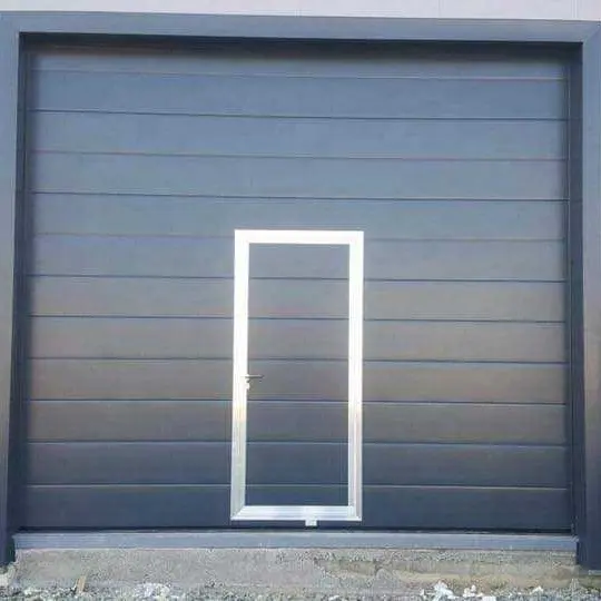 Automática seccional Industrial puerta de garaje con puerta peatonal