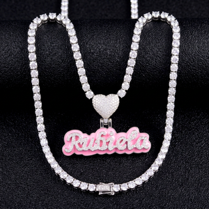 Pendentif personnalisé en argent sterling 925 avec lettre en moissanite VVS et émail rose, serti de moissanite - Product Image 1