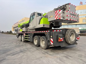 Camión Zoomlion Usado de 70 Toneladas con Grúa para Proyectos de Construcción a Precio Accesible - Product Image 4