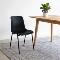 Chaise en plastique moderne, durable, empilable et écologique avec pieds en métal, capacité de charge de 150 kg, pour l'école, la maison, le bureau, les événements, les mariages