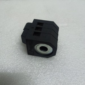 Bobine d'électrovanne Hyundai 31N4-22030 pour excavatrice 150-7, pièce de rechange pour système hydraulique - Product Image 1