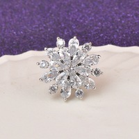 Bros Zirkon Berkilauan Multi-Petal yang Cantik, Bros Bunga Berhias Rhinestone Besar Mewah, Perhiasan Berlapis Emas Berkualitas Tinggi