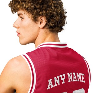 Jersey Basket Tanpa Lengan OEM dengan Cetak Transfer Panas, Bernapas, Warna Merah dan Putih, Huruf dan Nomor Nama yang Dapat Dipersonalisasi untuk Musim Panas - Product Image 3