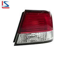 Feu arrière automatique pour ENSOLEILLÉE B15 1999-2003 ROUGE/BLANC Feu Arrière Feu arrière 26550-9M527 26555-4M429 26550-4M428