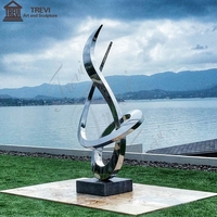 Sculpture abstraite TREVI en acier inoxydable poli miroir, populaire pour les villas modernes, vente en gros pour l'extérieur