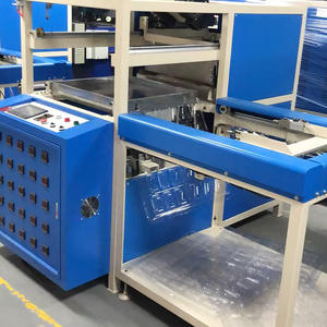 Petite <span class=keywords><strong>machine</strong></span> de thermoformage semi-automatique pour la fabrication d'échantillons de barquettes alimentaires et de blisters - Product Image 4