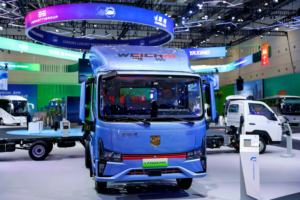 Weichai แชสซีรถบรรทุกไฟฟ้า EH60จอดรถ6T 4x2 <span class=keywords><strong>LHD</strong></span> 96.2kWh ขนาดกลาง Cab หลังคาแบนพื้นเรียบแถวเดียว - Product Image 2