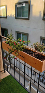 Jardinière en cèdre pour balcon, décoration de terrasse, s'adapte aux balustrades jusqu'à 2 pouces, taille personnalisée disponible, jardinière extérieure - Product Image 4
