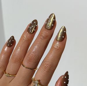 <span class=keywords><strong>Uñas</strong></span> Postizas Acrílicas de Lujo con Diseño de Ojo de Gato Dorado y Puntos 3D, Forma Almendrada Corta, Juego de 30 <span class=keywords><strong>Uñas</strong></span> Postizas al por Mayor para Mujer - Product Image 1