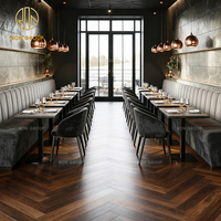Ensemble de mobilier de restaurant sur mesure Ron Group, banquettes en tissu rembourré, table en bois massif, chaise ergonomique