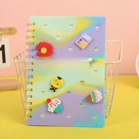 Carnet à spirale 80 feuilles avec couverture PU, motif dessin animé mignon et bouton cœur, idéal comme cadeau de papeterie pour les élèves et les prix scolaires