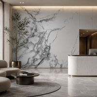 Dalle en pierre frittée blanche à motif floral audacieux 1600x3200mm, carrelage en porcelaine effet marbre haute contrastation pour mur TV de hall moderne