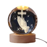 Lampe décorative en boule de cristal avec croix de Jésus, gravure laser 3D, lumière de nuit religieuse avec base en bois lumineuse pour cadeaux souvenirs