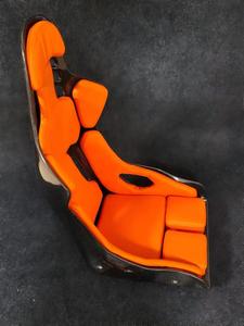 Siège baquet en fibre de carbone recouvert de tissu orange, personnalisable pour Podium Recaro - Product Image 4