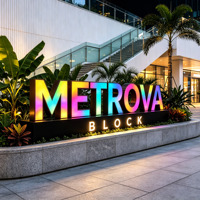 Lettres lumineuses 3D sur pied personnalisées RGB pour logo d'entreprise, enseigne LED autoportante pour aménagement paysager