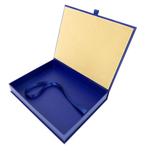 Bosques Papel de lujo Libro azul Caja magnética Cajas de embalaje Cierre Rigit rígido Caja de regalo magnética - Product Image 1