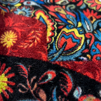 Tissu tricoté haut de gamme en fausse fourrure de vison avec motif cachemire complexe 750 GSM pour vêtements de luxe pour filles et plaids décoratifs