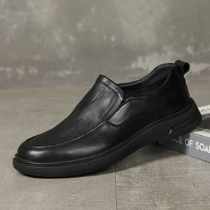 รองเท้าลำลองผู้ชายสำหรับฤดูใบไม้ร่วงและฤดูหนาว หนังแท้เคลือบแว็กซ์ พื้นยางนุ่ม ปิดด้วยกระดุม ดีไซน์เรียบง่าย สวมใส่สบาย - Product Image 2