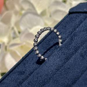 Anillo de Plata Pura S925 con Cuentas Pequeñas, Patrón Geométrico, Versátil, Ideal para Combinar, Diseño Simple de Tofu, Personalidad Femenina - Product Image 4