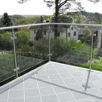 Système de balustrade moderne personnalisé en acier inoxydable et verre avec pince pour escalier et piscine, idéal pour villa, balcon et jardin