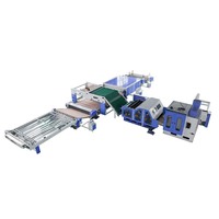 Ligne de production automatique de rembourrage et de garnissage pour couettes et édredons en fibres de polyester, avec machine à garnir les noyaux et les couvertures