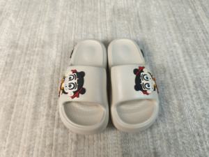 Chaussons d'été antidérapants pour enfants en EVA confortables pour la maison et la salle de bain pour garçons et filles - Product Image 5