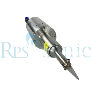 Sistema di <span class=keywords><strong>taglio</strong></span> ultrasonico di plastica della taglierina <span class=keywords><strong>sul</strong></span> <span class=keywords><strong>braccio</strong></span> del Robot per il <span class=keywords><strong>taglio</strong></span> dei ricambi Auto - Product Image 1