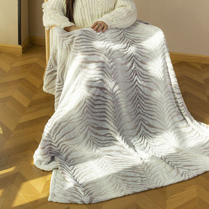 Manta de Franela de Lujo Moderna, 100% Poliéster, Suave y Ligera, Tejida para Invierno, para Uso Decorativo en el Hogar - Product Image 1