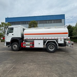 รถบรรทุกน้ำมัน HOWO 4x2 ขนาด 12000 ลิตร รถบรรทุกส่งน้ำมันดีเซล พร้อมหัวจ่ายน้ำมันสำหรับแอฟริกา - Product Image 5
