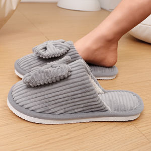 Vente en gros de nouvelles pantoufles pour femmes en EVA avec semelle en peluche et nœud, de qualité supérieure - Product Image 5