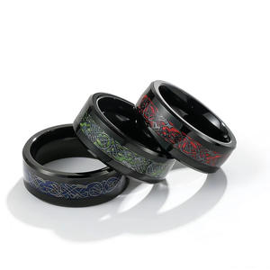 Anillo de acero de tungsteno para hombre, diseño de dragón, incrustaciones de fibra de carbono, ajuste de canal, uso diario - Product Image 1