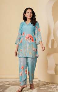 Ensemble coordonné en tissu de haute qualité, style urbain moderne, ensemble coordonné de dernière génération, ensemble coordonné tendance, ensemble coordonné de créateur - Product Image 6