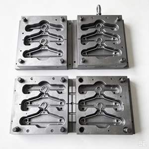 Macchina per Iniezione Plastica 165T con Sistema Idraulico <span class=keywords><strong>Servo</strong></span> per la Produzione di <span class=keywords><strong>Appendiabiti</strong></span> Multifunzionali per la Casa - Product Image 1