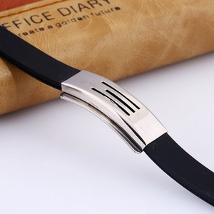 Bracciale Tai Chi Tradizionale in Acciaio Inossidabile con Simboli Yin e Yang, Braccialetto in Silicone, Gioiello Cinese di Alta Qualità - Product Image 4