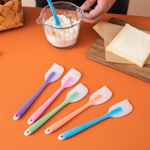 Wholesale <b>Silicone</b> Scraper Kitchen Accessories Heat Resistant <b>Baking</b> Tools Kitchen <b>Silicone</b> Spatulas - Product Image 4
