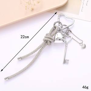 CHENXI Porte-clés Premium en Soie Tissée avec Cœur en Strass et Chaîne en Cristal pour Miroir, Breloque de Sac, Accessoire Décoratif pour Téléphone Portable - Product Image 3