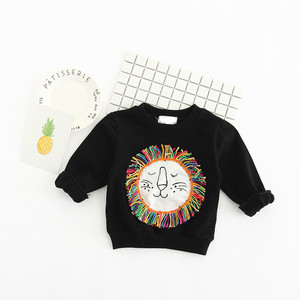 เสื้อสเวตเชิ้ตเด็กคอวีลายสิงโตผ้ากำมะหยี่เนื้อนุ่มคุณภาพสูง - Product Image 4