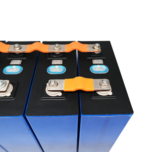 8000サイクル寿命のLiFePO4角柱型リチウムイオン<span class=keywords><strong>3.2V</strong></span> 100/314Ahバッテリーセル（太陽光エネルギー貯蔵システム用） - Product Image 4