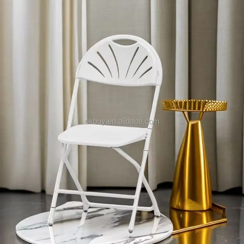 Portatile di colore di moda opzionale Design moderno sedia pieghevole di plastica all'ingrosso per eventi all'aperto e al coperto