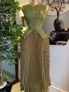 Conjunto Clásico al por Mayor para Mujer: <span class=keywords><strong>Falda</strong></span> Midi Plisada de Cintura Alta con Diseño de Puntos Franceses en Tela de Gasa - Product Image 4