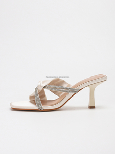 Nouvelles Sandales d'Été à Talons Hauts Sexy en Soie Croisée, Strass, Bout Carré, Ouvertes au Dos, pour l'Extérieur, Augmentation de Taille, Grande Vente - Product Image 5