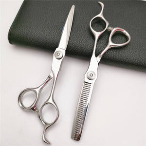 Tijeras para adelgazar el cabello Kp de 6,0 pulgadas para salón de belleza, hoja de acero inoxidable 440C para diestros, tipo estándar, fabricadas en Suzhou - Product Image 3