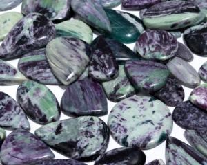 Gema de Kammererita Natural en Cabujón |   Piedra Suelta Morada para la Elaboración de Joyas |   Colección a precio de mayorista - Product Image 3