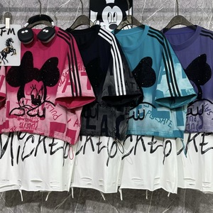 <span class=keywords><strong>T</strong></span>-<span class=keywords><strong>shirt</strong></span> ample à manches courtes pour <span class=keywords><strong>femme</strong></span> 8061/FANMAJIALIE en coton imprimé et brodé Mickey Minnie, respirant, style streetwear - Product Image 1