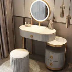 Toeletta Nordica con Specchio LED Regolabile e Sgabello per Camera da Letto, Soggiorno e Uso Ospedaliero - Design Moderno in Ferro Dorato - Product Image 4