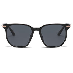 Gafas de Sol Polarizadas para Mujer, Montura Cuadrada Negra, TR90, Ligeras, Lentes TAC con Protección UV400, Estilo para Conducir al Aire Libre - Product Image 1