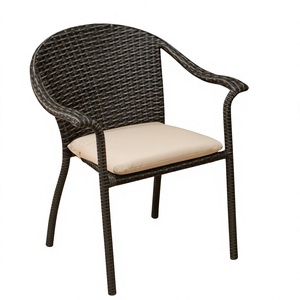 Chaise de jardin en rotin d'extérieur avec coussin crème, style traditionnel, structure durable, pieds effilés - Product Image 5