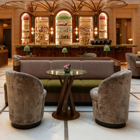 Table ronde en verre personnalisée de luxe avec plateau en verre, cadre en bois et revêtement en velours, mobilier de bar, table et chaise pour hôtel, restaurant, canapé pour café