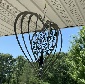 Sculpture éolienne en métal en forme de cœur avec arbre, décoration suspendue pour jardin, cour, véranda et patio - Product Image 6