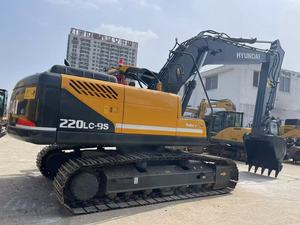 Excavatrice hydraulique d'occasion Hyundai 220LC-9S de 22 tonnes pour tâches lourdes, opérations de chargement de minerai d'or à force de compression élevée - Product Image 4